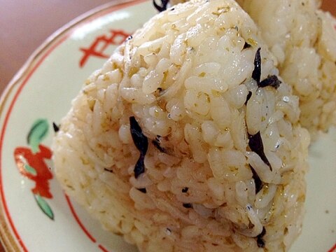 しらすと海苔の佃煮のおにぎり